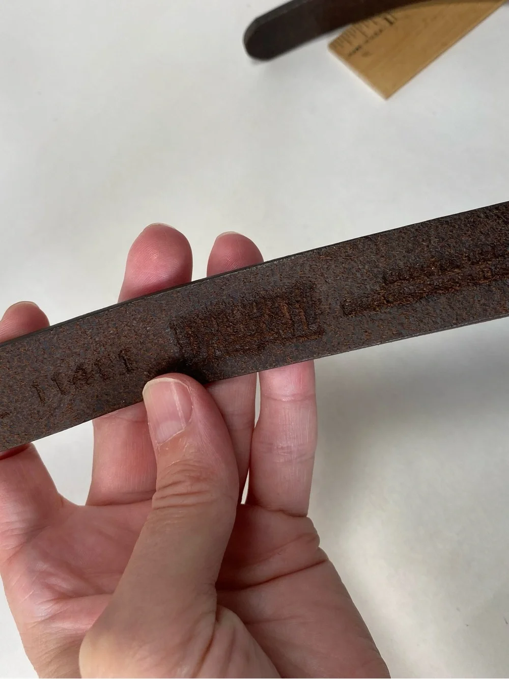 Duluth Trading Co Dark Brown Leather Belt with Rose Gold Buckle L NWT